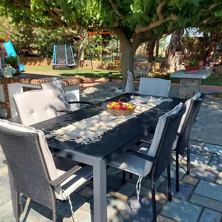 Villa Polyxeni Magnolia 150m From The Sea *