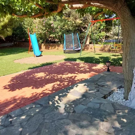 Polyxeni Magnolia 150m From The Sea *