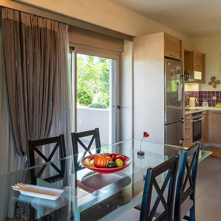 Villa Polyxeni Magnolia 150m From The Sea *