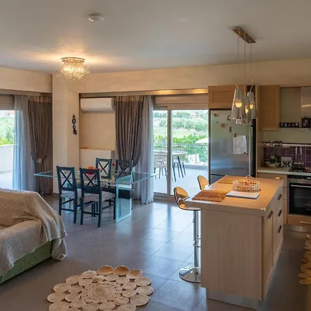 Villa Polyxeni Magnolia 150m From The Sea *