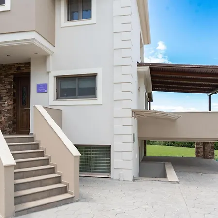 Villa Polyxeni Magnolia 150m From The Sea *