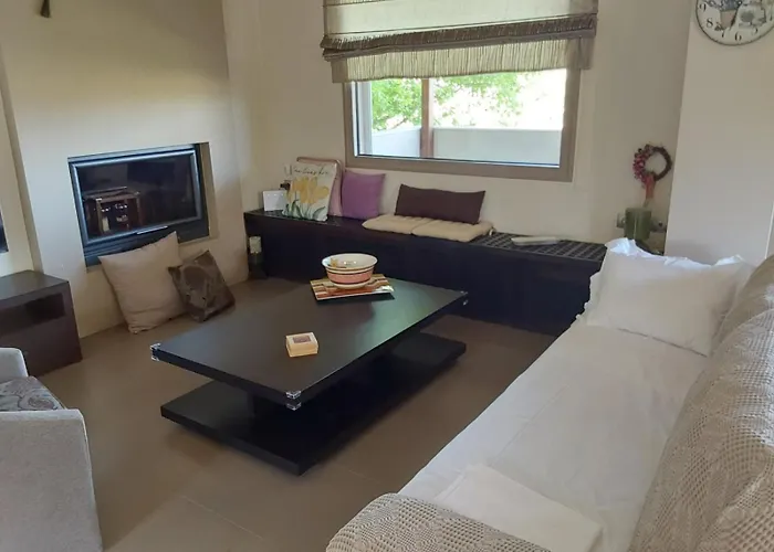 Villa Polyxeni Magnolia 150m From The Sea *