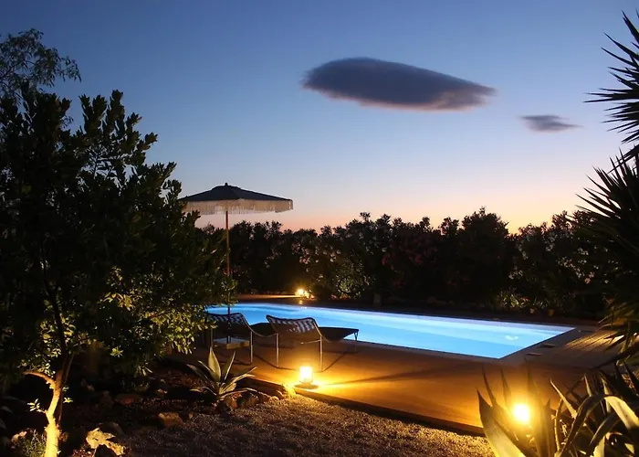 Polyxeni Magnolia 150m From The Sea