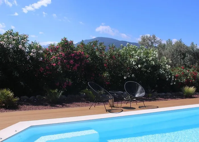 Villa Polyxeni Magnolia 150m From The Sea *