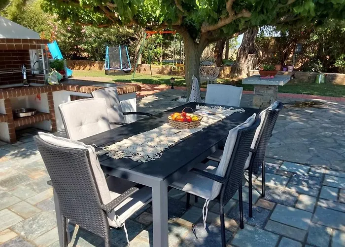 Villa Polyxeni Magnolia 150m From The Sea *