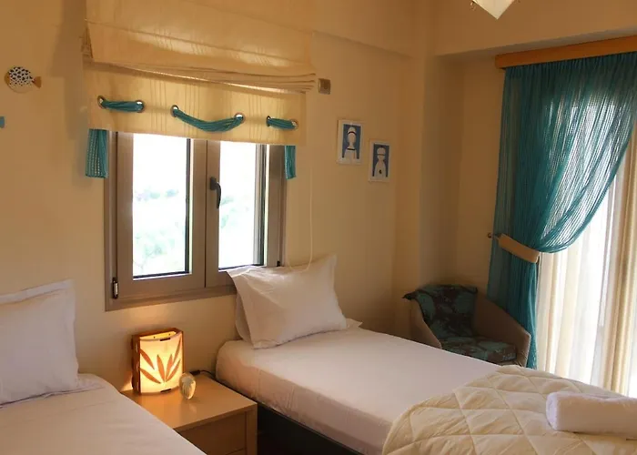 Villa Polyxeni Magnolia 150m From The Sea Politika